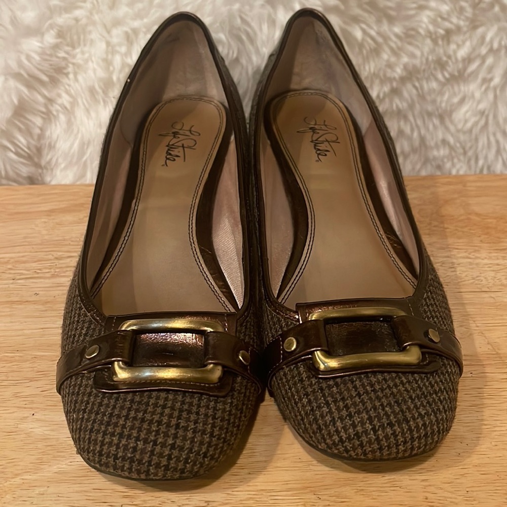 Women’s shoe size 12 M
